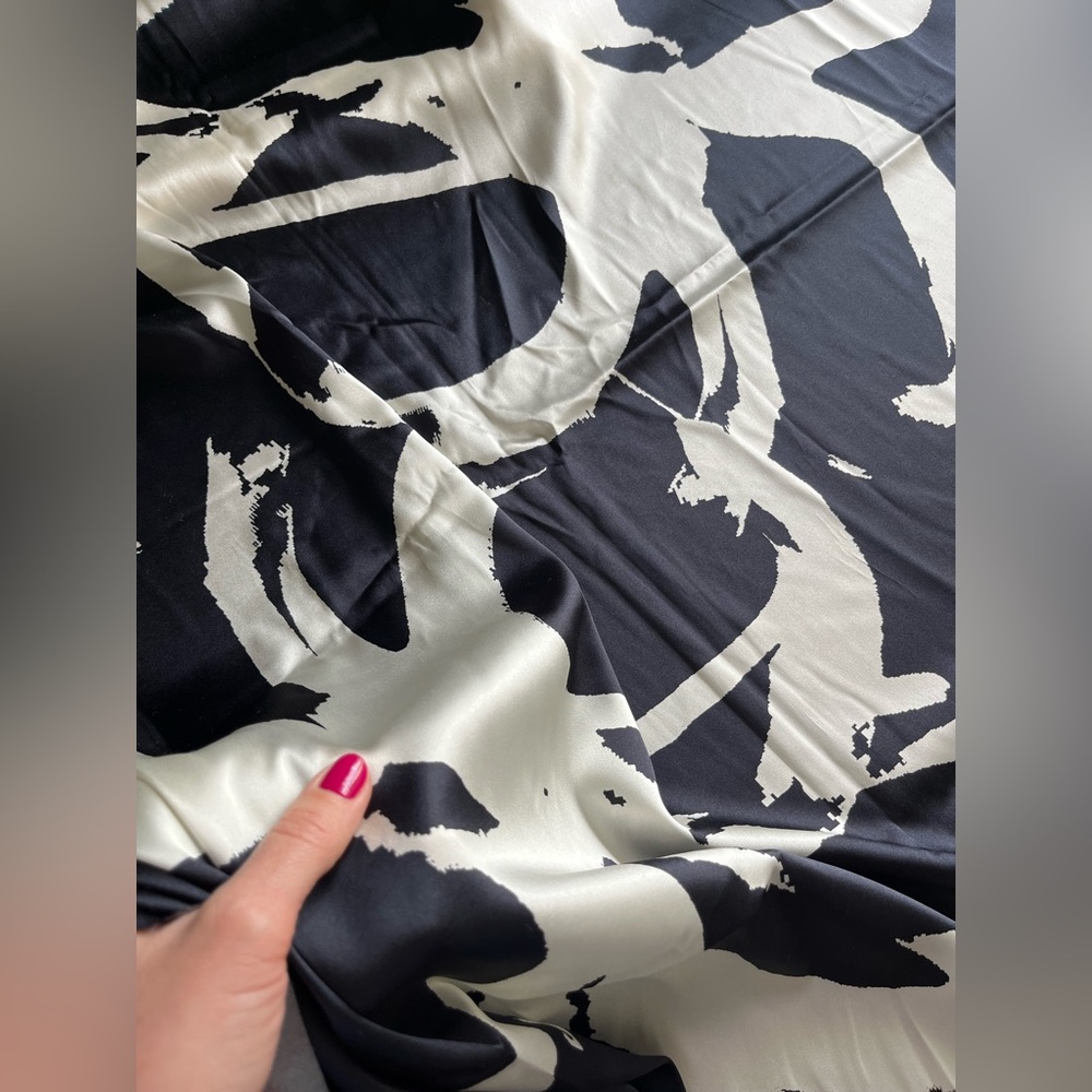 Chic Black and White Silk Fabric from Italy